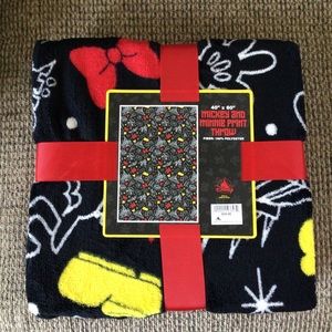 Disney Parks Throw Mickey and Minnie Print